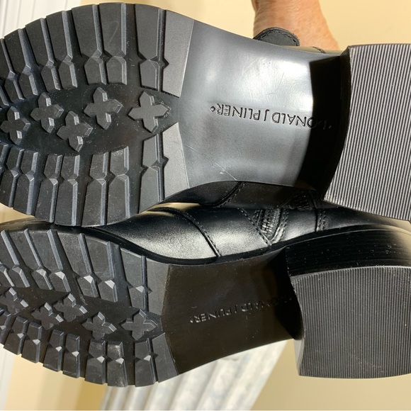 Donald J Pliner tall leather riding boots with buckle, size 7.5 - Picture 2 of 9